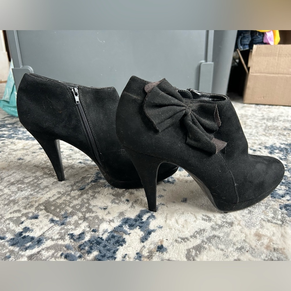 Impo Black Heeled Ankle Boots with Bow